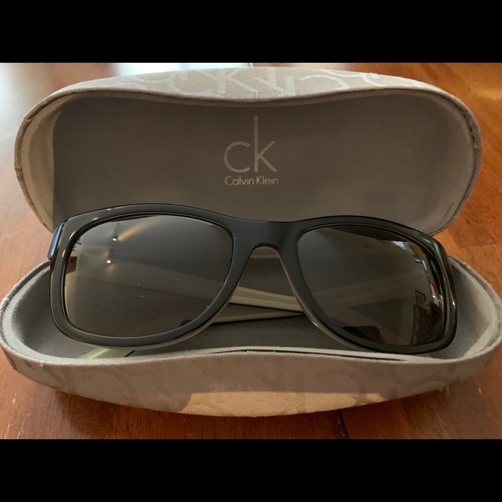 CALVIN KLEIN sun glasses